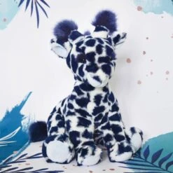 PELUCHE LISI LA GIRAFE PETIT MODELE - BLEUE 9 PELUCHE LISI LA GIRAFE PETIT MODELE - BLEUE -Jouet Soldes 594066c6e6ec20e1965a5e372703f07d6684f861 08028121 03