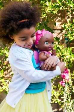 MATTEL MY GARDEN BABY - POUPON BÉBÉ PAPILLON FRAISE SE RÉGALE -Jouet Soldes 68e6ee402d66fabeaccc861a136881ffbbee4249 41000598 04